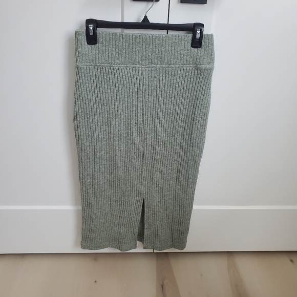 LOFT ribbed pencil skirt - Picture 2 of 2